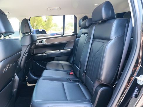 Used 2025 Hyundai Santa Fe SEL FWD image 38