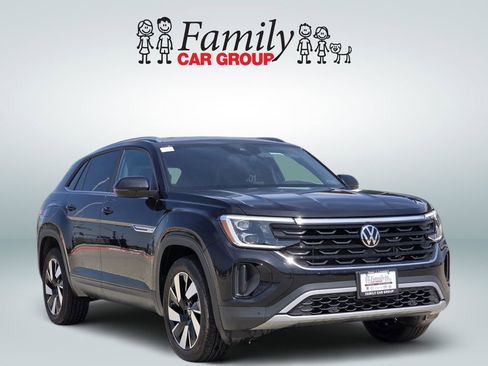 Used 2025 Volkswagen Atlas Cross Sport SE AWD/4WD image 2