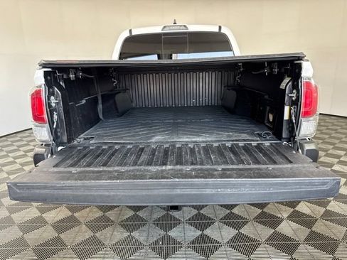 Used 2020 Toyota Tacoma TRD Off-Road w/ Blackout Package AWD/4WD image 20