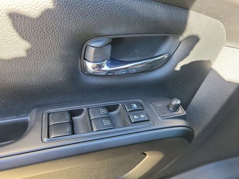 Used 2021 Nissan Titan PRO-4X w/ Pro-4x Convenience Package image 16