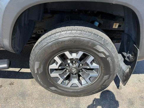 Used 2017 Toyota Tacoma TRD Off-Road w/ Tow Package (A/T) AWD/4WD image 5