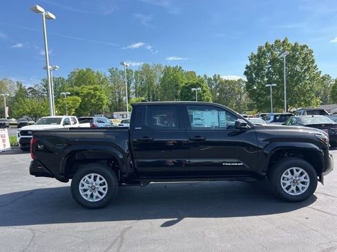 New 2026 Toyota Tacoma SR5 AWD/4WD image 4
