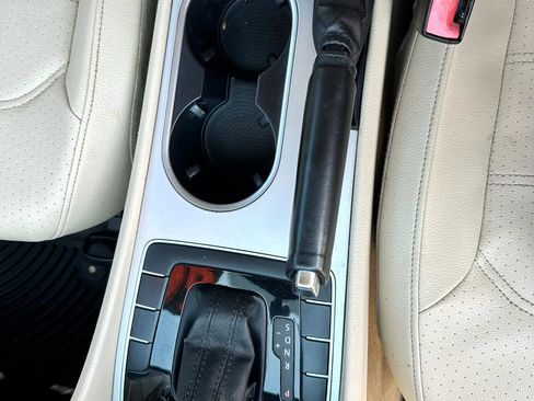 Used 2013 Volkswagen Passat TDI SE image 16