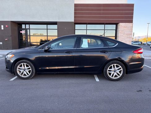 Used 2014 Ford Fusion SE image 4