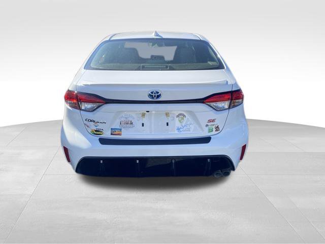 Used 2025 Toyota Corolla SE w/ SE Premium Package FWD image 5