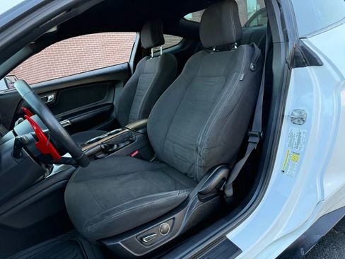 Used 2017 Ford Mustang Coupe image 28