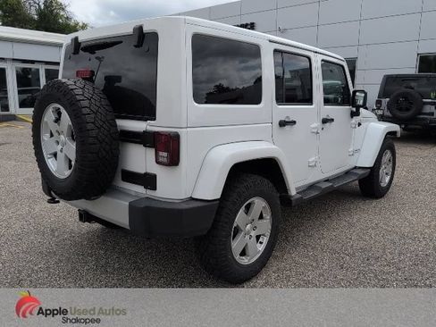 Used 2012 Jeep Wrangler Unlimited Sahara w/ Max Tow Pkg AWD/4WD image 2