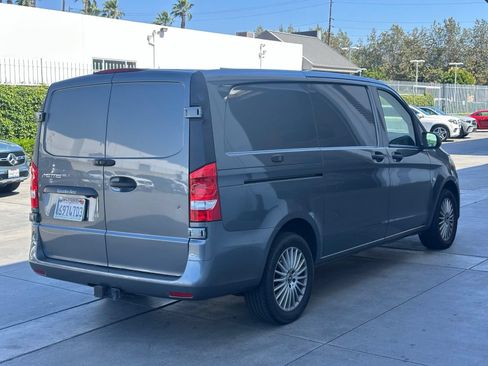 Used 2022 Mercedes-Benz Metris image 4