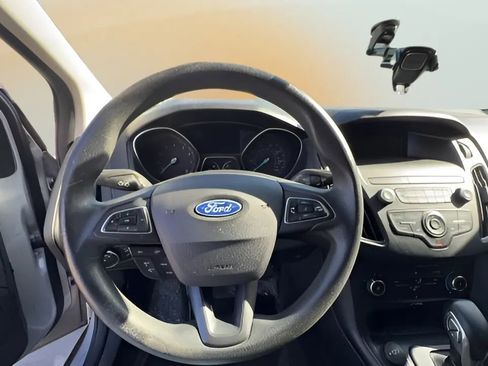 Used 2018 Ford Focus SE image 12
