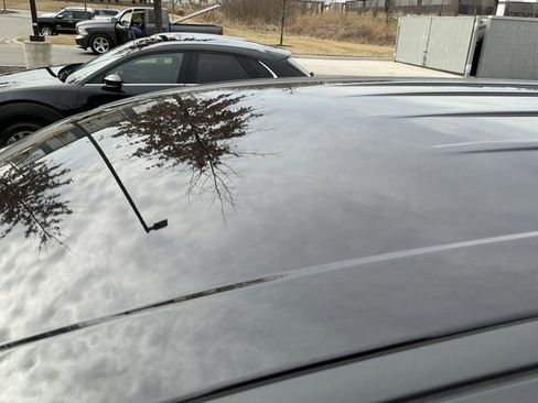 Used 2025 Chrysler Pacifica Select image 25