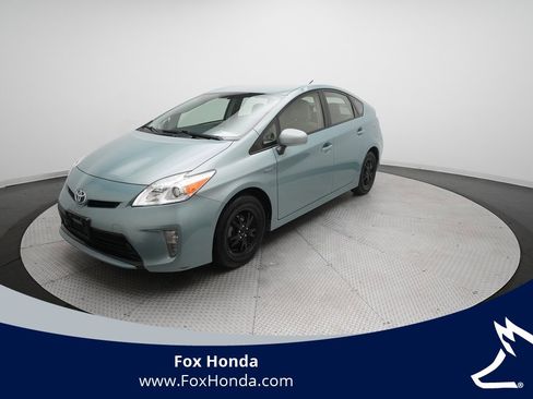 Used 2015 Toyota Prius Two image 1
