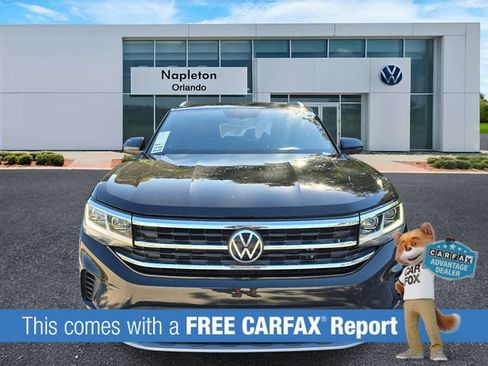 Certified 2022 Volkswagen Atlas Cross Sport SE w/ Panoramic Sunroof Package image 2