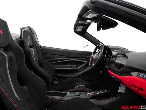 Used 2023 Ferrari F8 Tributo RWD image 41