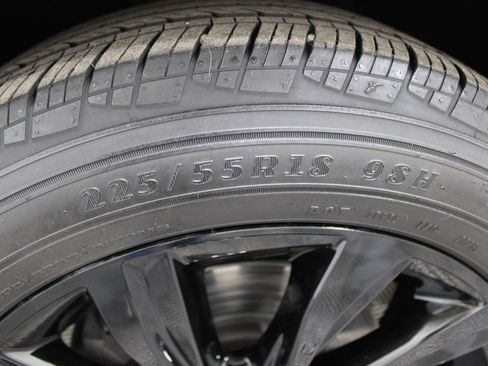 Used 2024 Buick Envista Sport Touring w/ Convenience I Package image 38