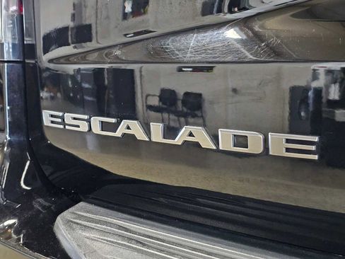 Used 2023 Cadillac Escalade Premium Luxury w/ Performance Package AWD/4WD image 16