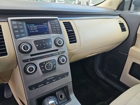 Used 2018 Ford Flex SE FWD image 21