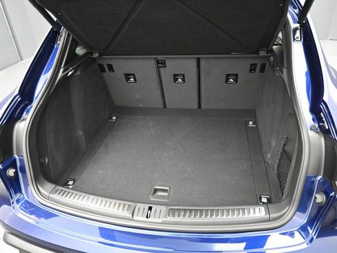 Certified 2025 Porsche Macan image 32