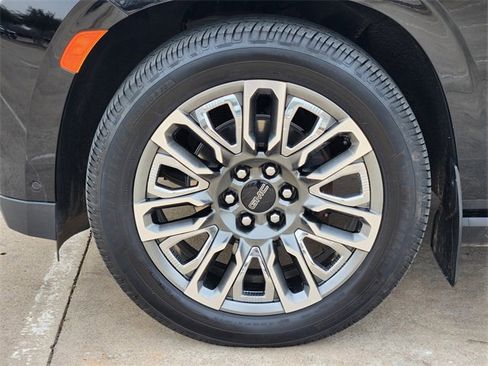 Used 2024 GMC Yukon XL Denali Ultimate image 10