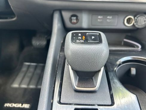 Used 2025 Nissan Rogue SL FWD image 34