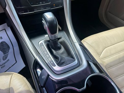 Used 2014 Ford Fusion SE w/ Equipment Group 202A FWD image 18