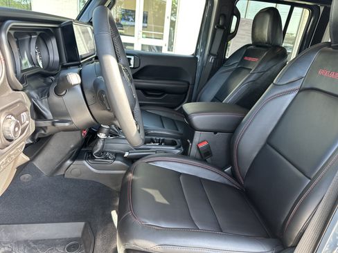 Used 2025 Jeep Wrangler Unlimited Rubicon AWD/4WD image 11