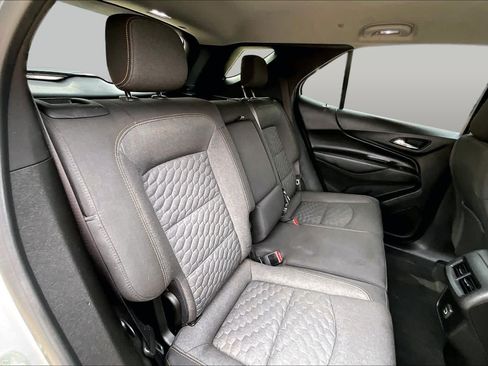 Used 2019 Chevrolet Equinox LT w/ LPO, Cargo Package FWD image 17