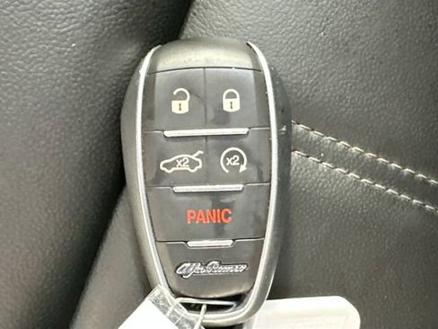 Used 2022 Alfa Romeo Giulia Ti image 17