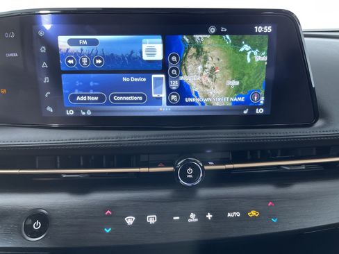 Certified 2024 Nissan Ariya AWD image 18