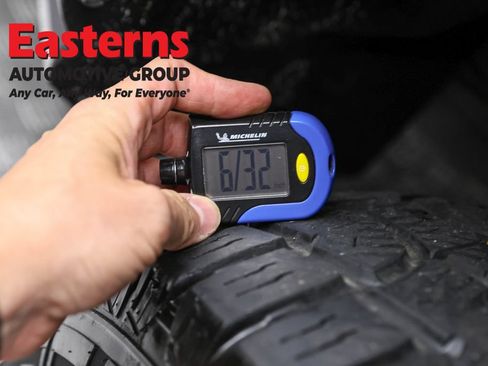 Used 2025 Toyota Tacoma SR5 AWD/4WD image 28