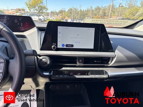 Certified 2024 Toyota Prius LE FWD image 17