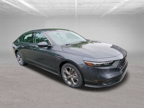 Used 2023 Honda Accord EX image 10