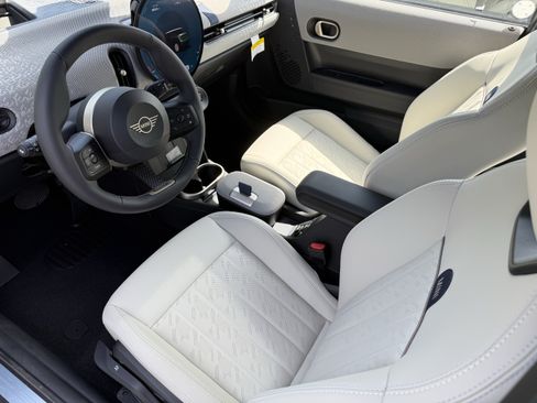 Used 2026 MINI Cooper 2-Door Hardtop FWD image 11