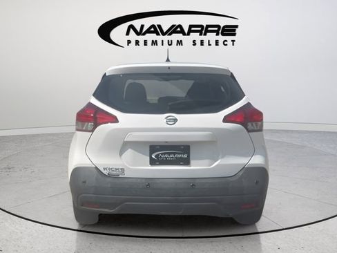 Used 2020 Nissan Kicks S FWD image 5