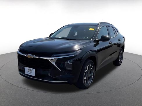Used 2025 Chevrolet Trax LT w/ LT Convenience Package FWD image 7