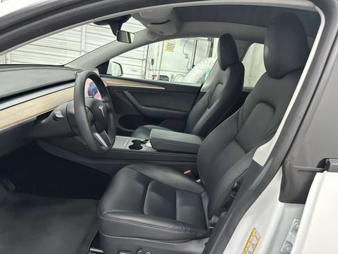 Used 2023 Tesla Model Y Long Range AWD/4WD image 17