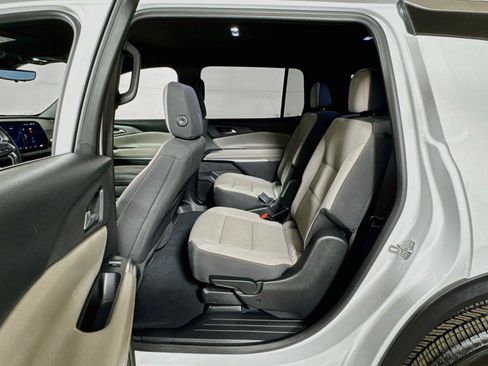 Certified 2026 Chevrolet Traverse LT w/ Driver Confidence Package FWD image 22