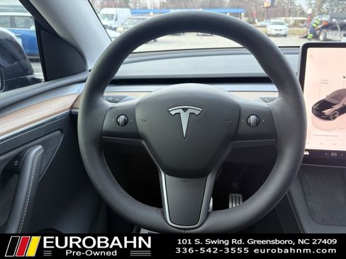 Used 2023 Tesla Model Y Performance image 23