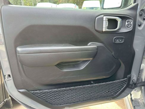 Used 2022 Jeep Wrangler Unlimited Rubicon 4xe w/ Cold Weather Group image 18