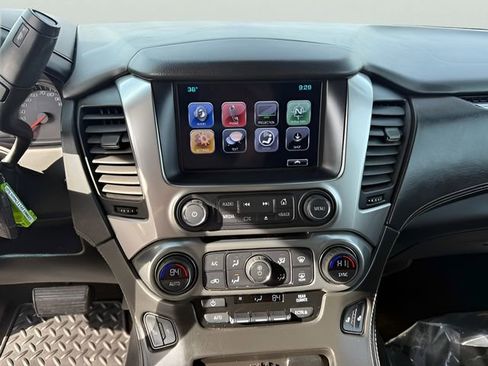 Used 2017 Chevrolet Suburban LT image 23