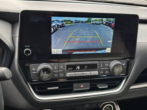 Used 2025 Toyota Grand Highlander AWD image 16
