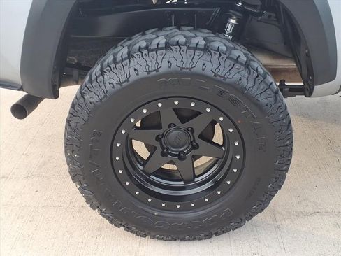 Used 2021 Toyota Tacoma TRD Off-Road image 13