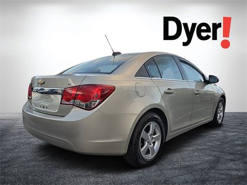 Used 2016 Chevrolet Cruze LT w/ Technology Package image 3