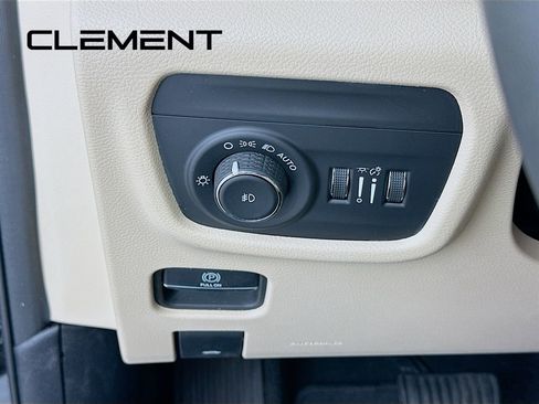 Used 2023 Jeep Grand Cherokee Limited AWD/4WD image 14