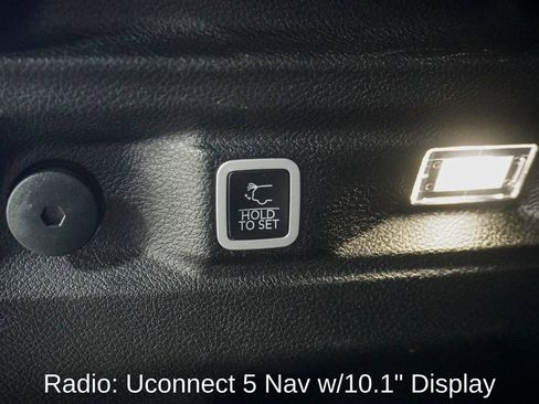 Used 2024 Jeep Grand Cherokee L Limited w/ Luxury Tech Group II image 7