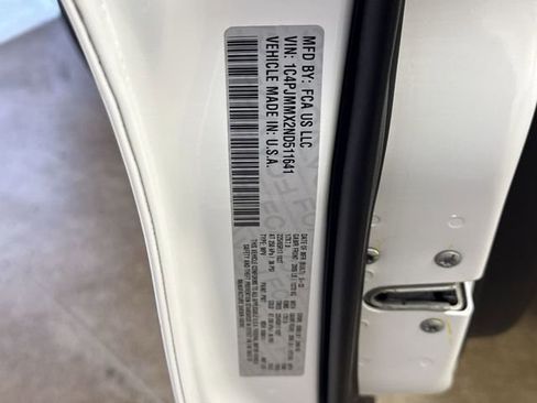 Used 2022 Jeep Cherokee Latitude Lux w/ Sun & Sound Group AWD/4WD image 30