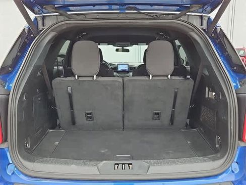 Used 2020 Ford Explorer XLT image 30