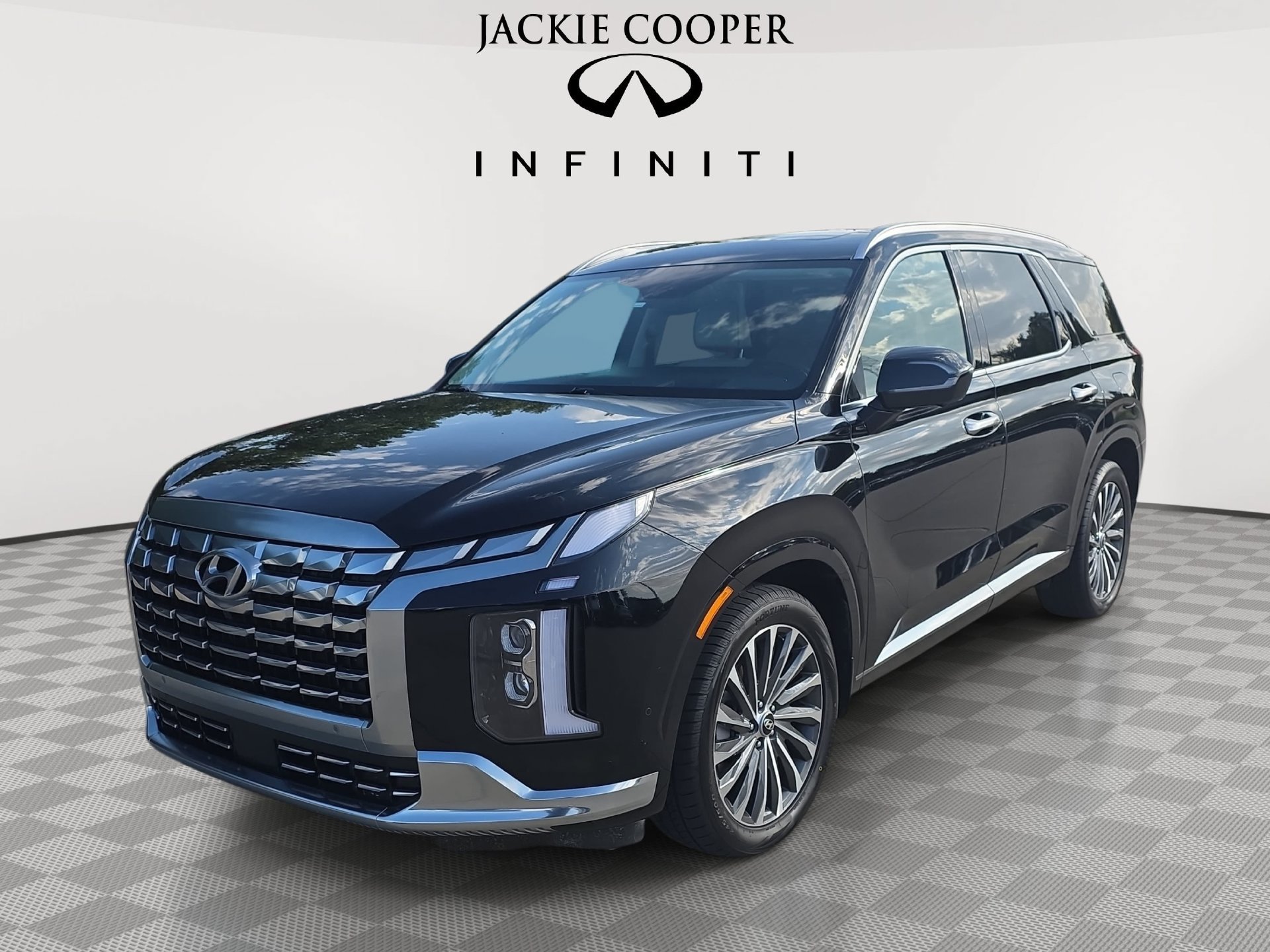 Used 2023 Hyundai Palisade Calligraphy w/ Winter Package FWD image 1