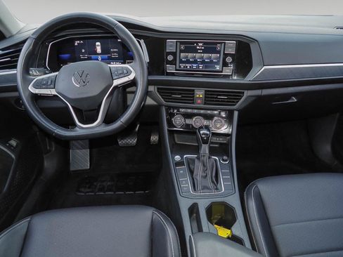 Used 2022 Volkswagen Jetta SE FWD image 10