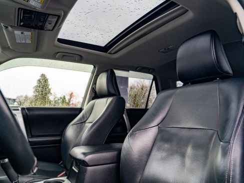 Used 2016 Toyota 4Runner Limited image 17