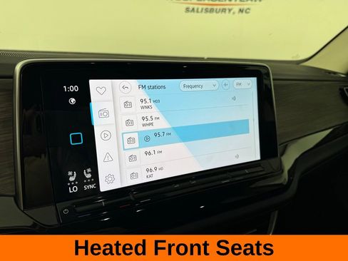 Used 2025 Volkswagen Atlas SEL image 13